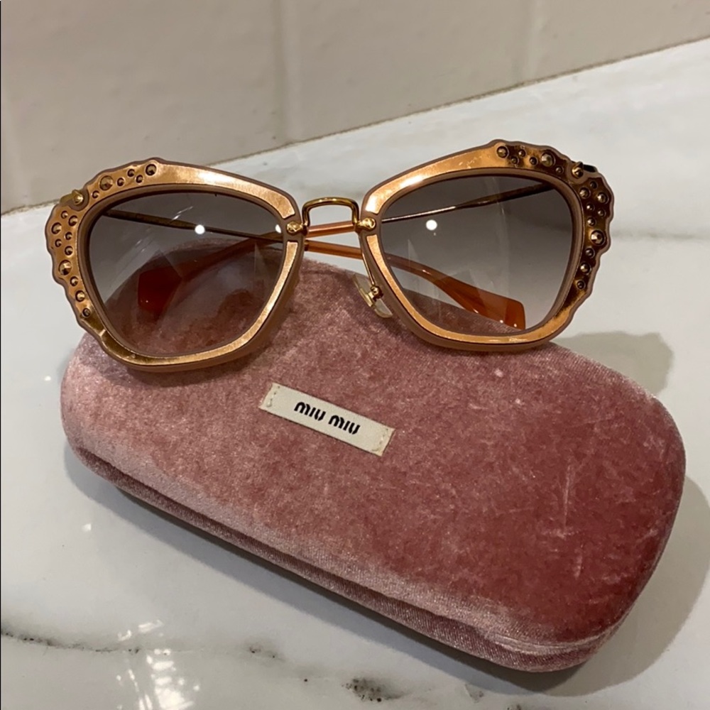 🤩MIU MIU🤩 Sunglasses 🕶